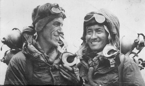 Dünyanın en yüksek dağı hangisi? | Dünyanın Zirvesi Nerede?